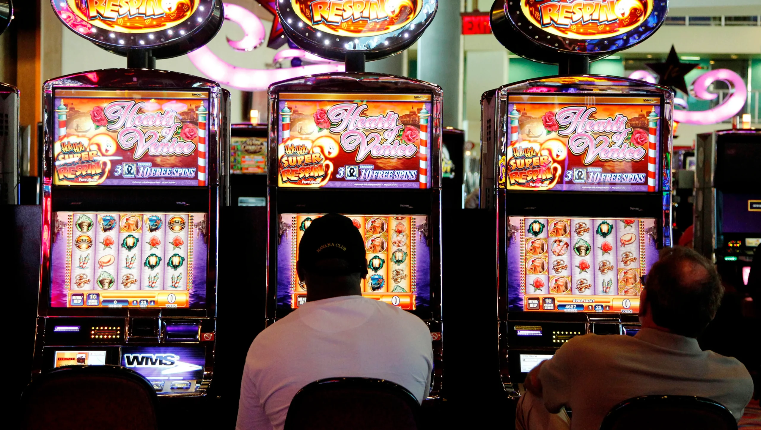 Understanding game rewards helps players improve decisions with less effort