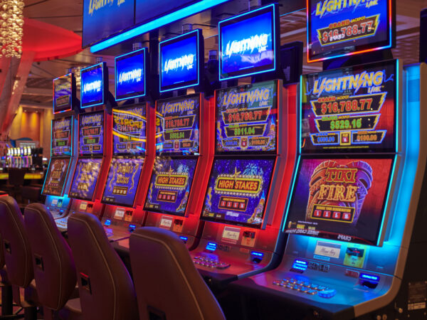 Community engagement created through introductory casino reward opportunities for new players